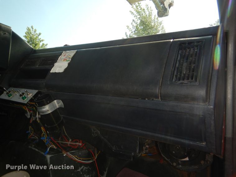 image for item DG4785 1994 Chevrolet Kodiak C6500 bucket truck