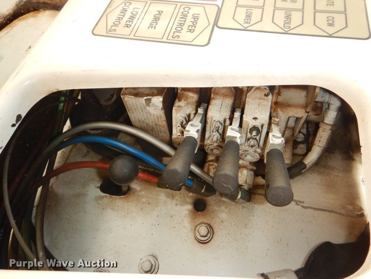 image for item DG4785 1994 Chevrolet Kodiak C6500 bucket truck