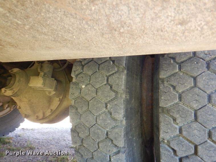 image for item DG4785 1994 Chevrolet Kodiak C6500 bucket truck