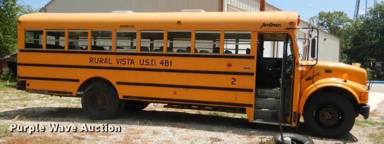 image for item DG4790 1995 International 3800 school bus