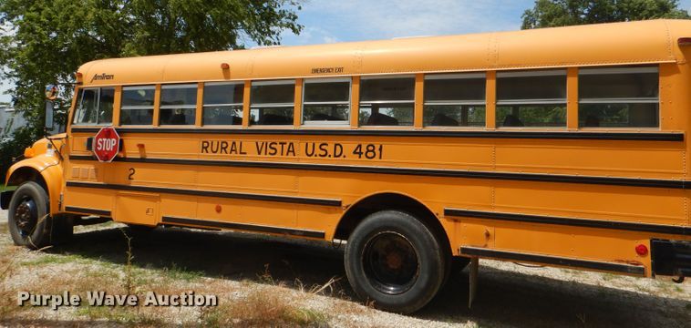 image for item DG4790 1995 International 3800 school bus