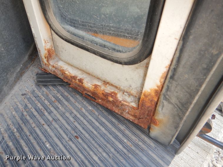 image for item DG4790 1995 International 3800 school bus