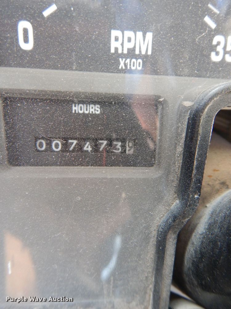 image for item DG4790 1995 International 3800 school bus