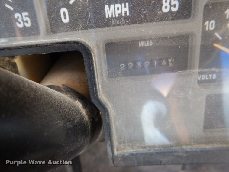 image for item DG4790 1995 International 3800 school bus