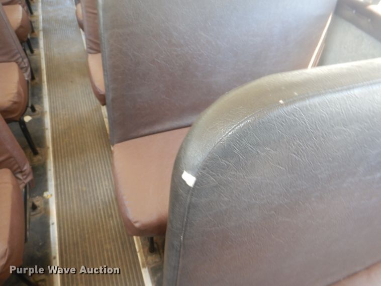 image for item DG4790 1995 International 3800 school bus