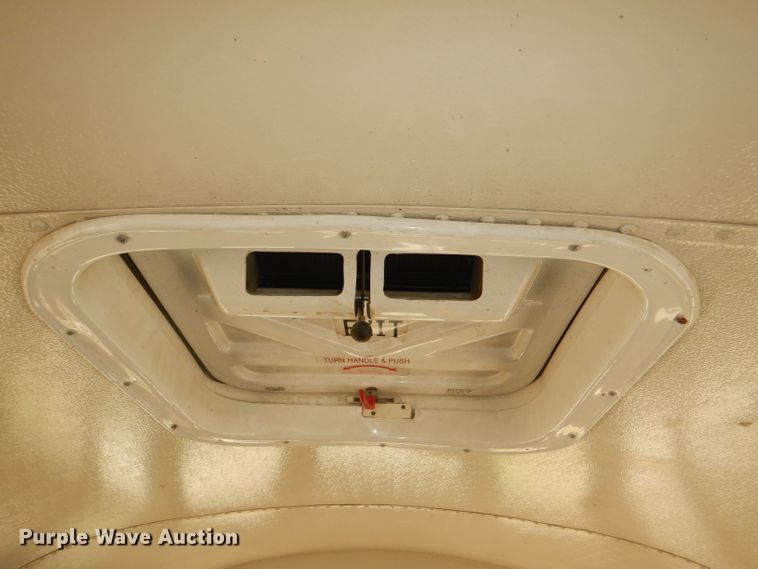 image for item DG4790 1995 International 3800 school bus