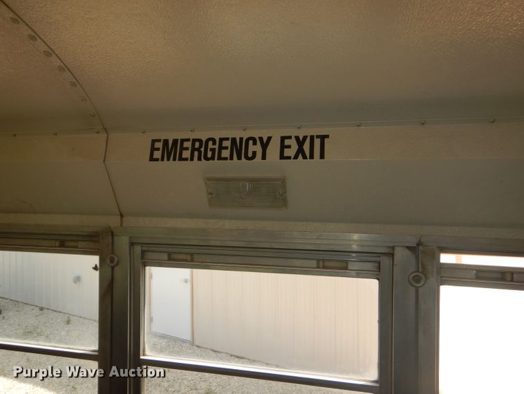 image for item DG4790 1995 International 3800 school bus