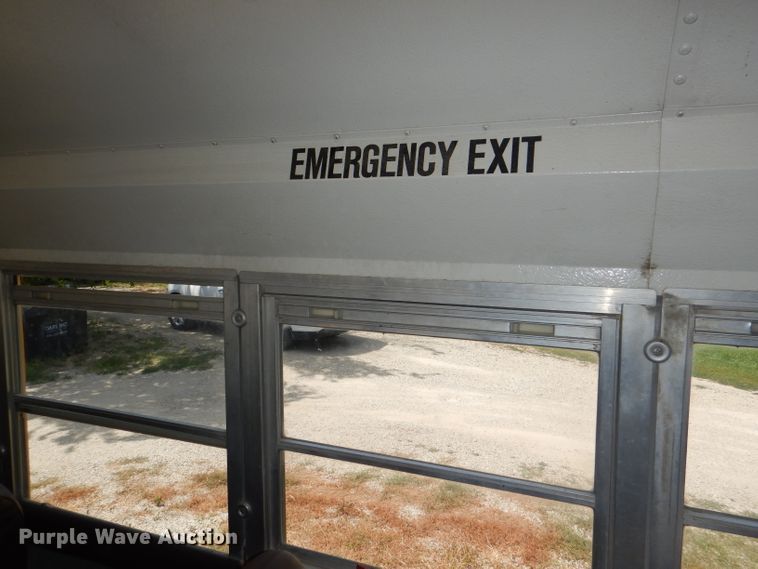 image for item DG4790 1995 International 3800 school bus