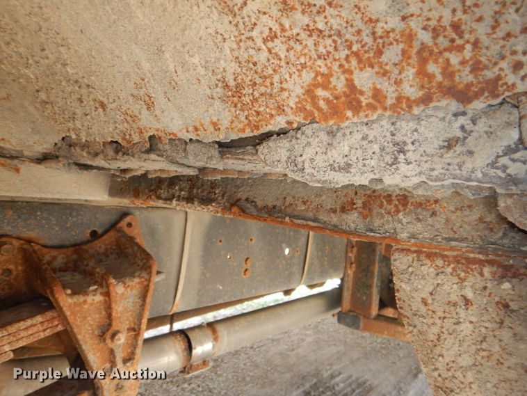 image for item DG4790 1995 International 3800 school bus