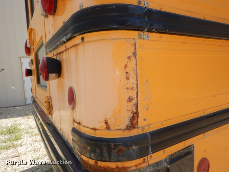 image for item DG4790 1995 International 3800 school bus