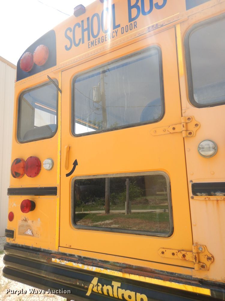 image for item DG4790 1995 International 3800 school bus