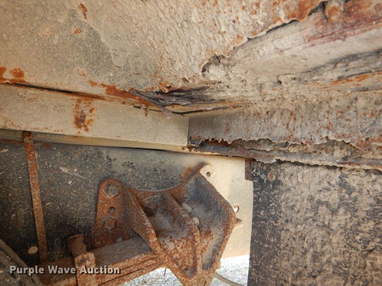 image for item DG4790 1995 International 3800 school bus