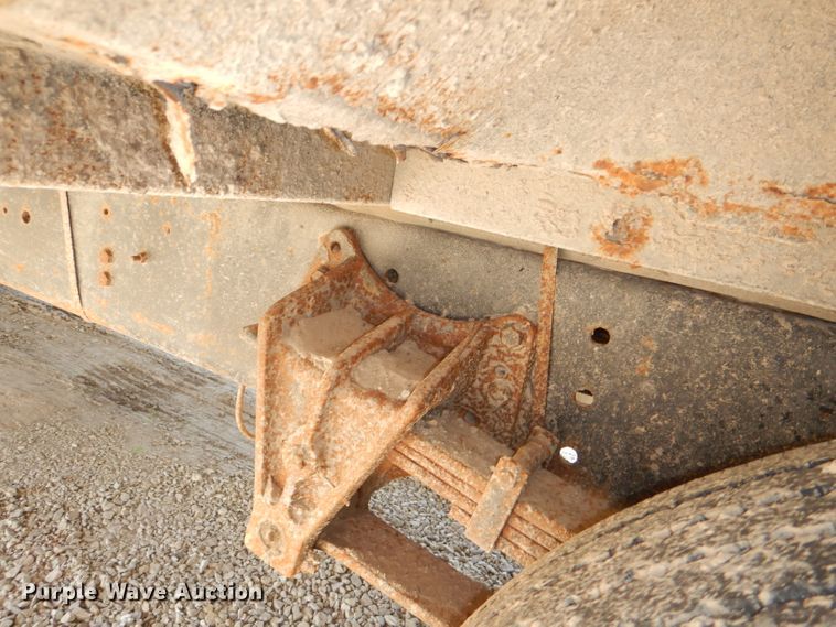 image for item DG4790 1995 International 3800 school bus