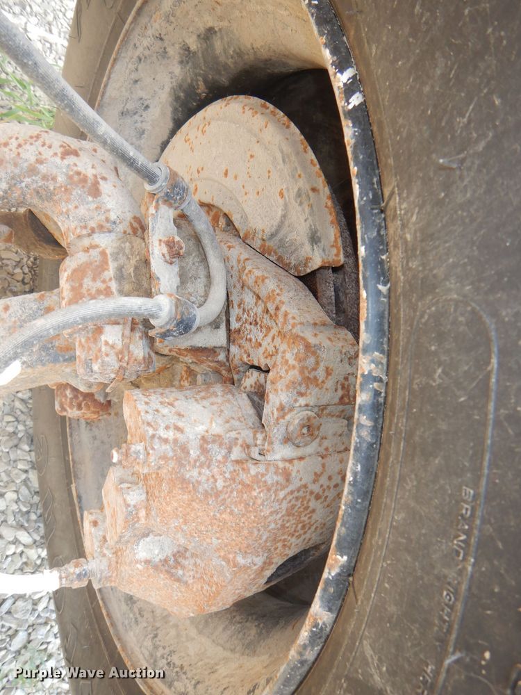 image for item DG4790 1995 International 3800 school bus