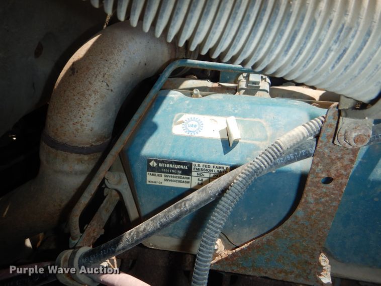 image for item DG4790 1995 International 3800 school bus