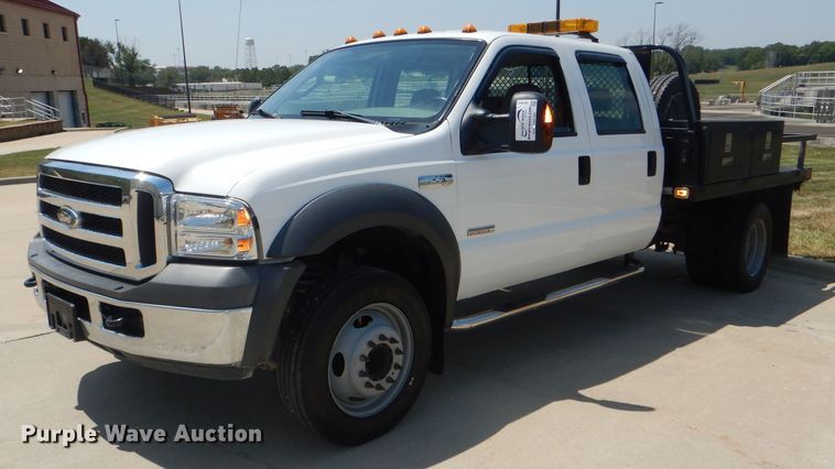 image for item DG4822 2005 Ford F550 Super Duty Crew Cab flatbed truck