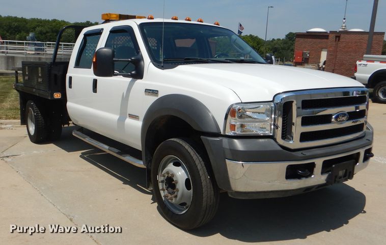 image for item DG4822 2005 Ford F550 Super Duty Crew Cab flatbed truck