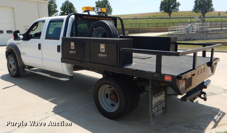 image for item DG4822 2005 Ford F550 Super Duty Crew Cab flatbed truck