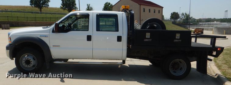 image for item DG4822 2005 Ford F550 Super Duty Crew Cab flatbed truck