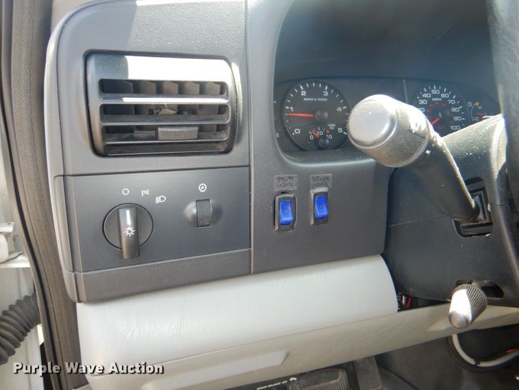 image for item DG4822 2005 Ford F550 Super Duty Crew Cab flatbed truck