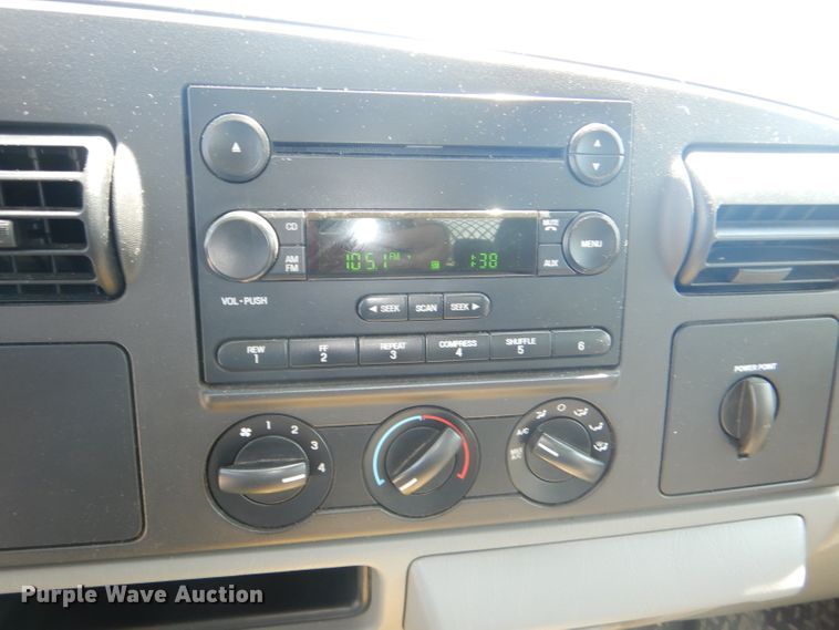 image for item DG4822 2005 Ford F550 Super Duty Crew Cab flatbed truck