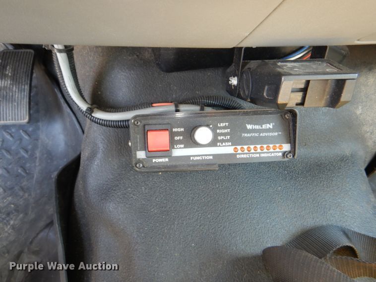 image for item DG4822 2005 Ford F550 Super Duty Crew Cab flatbed truck