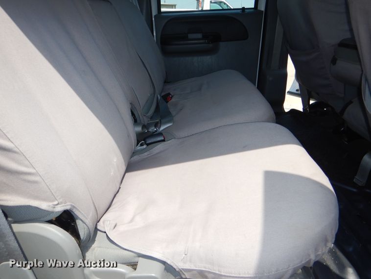 image for item DG4822 2005 Ford F550 Super Duty Crew Cab flatbed truck