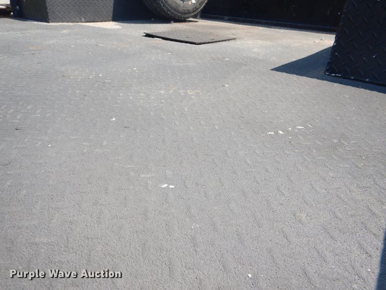 image for item DG4822 2005 Ford F550 Super Duty Crew Cab flatbed truck