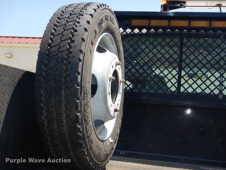 image for item DG4822 2005 Ford F550 Super Duty Crew Cab flatbed truck