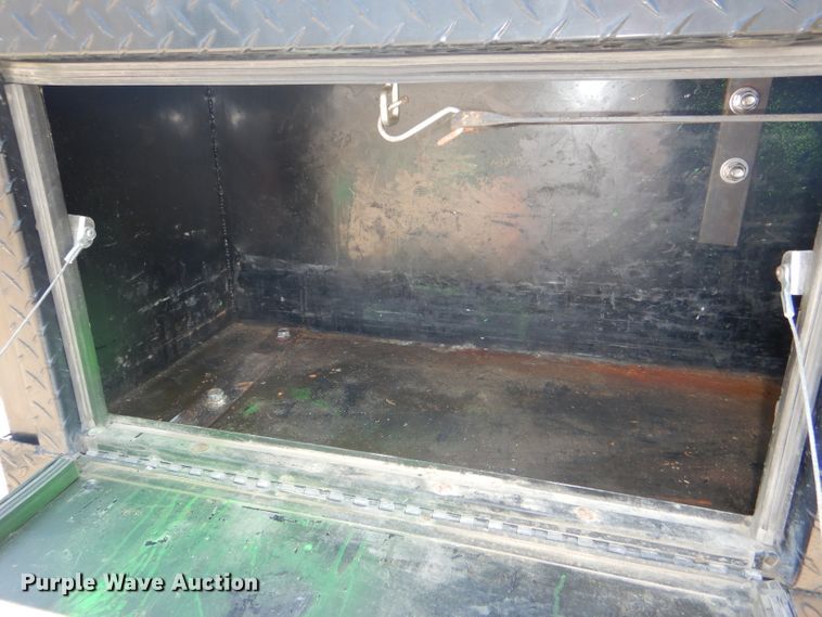 image for item DG4822 2005 Ford F550 Super Duty Crew Cab flatbed truck