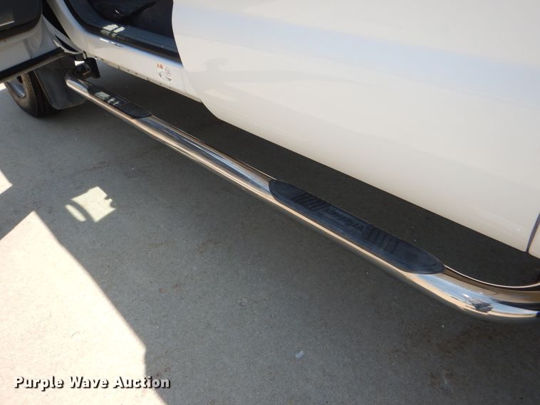 image for item DG4822 2005 Ford F550 Super Duty Crew Cab flatbed truck