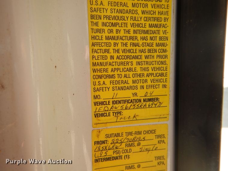 image for item DG4822 2005 Ford F550 Super Duty Crew Cab flatbed truck