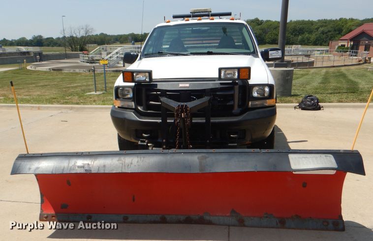 image for item DG4823 2002 Ford F350 Super Duty XL pickup truck