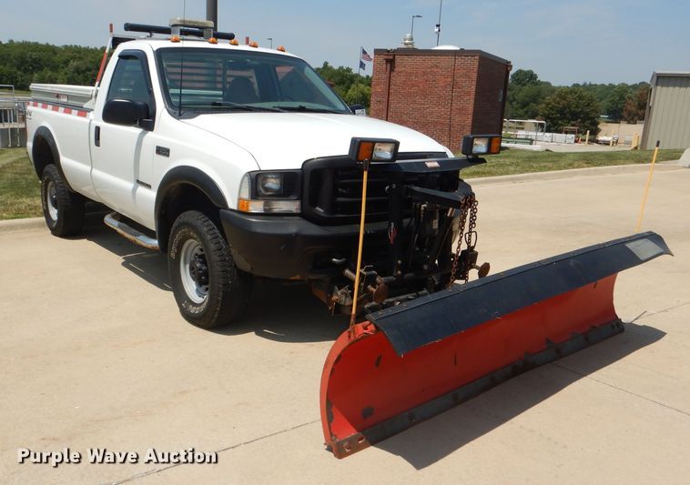 image for item DG4823 2002 Ford F350 Super Duty XL pickup truck