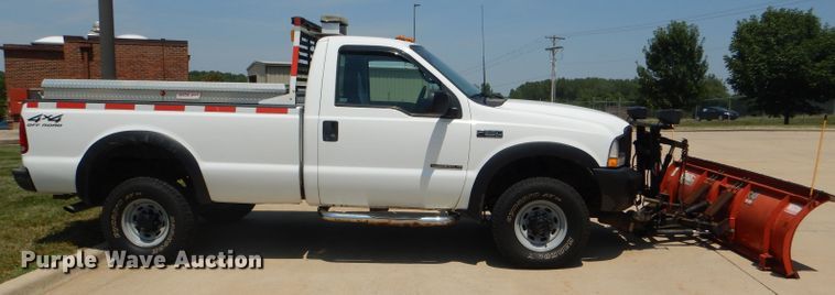 image for item DG4823 2002 Ford F350 Super Duty XL pickup truck