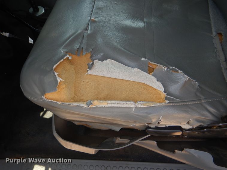 image for item DG4823 2002 Ford F350 Super Duty XL pickup truck