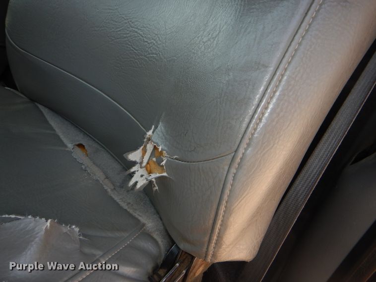 image for item DG4823 2002 Ford F350 Super Duty XL pickup truck