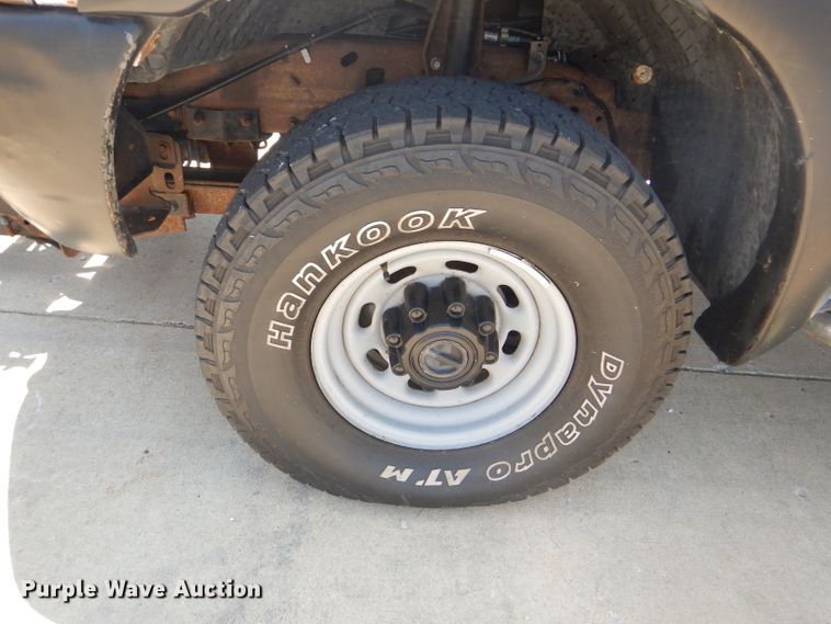 image for item DG4823 2002 Ford F350 Super Duty XL pickup truck