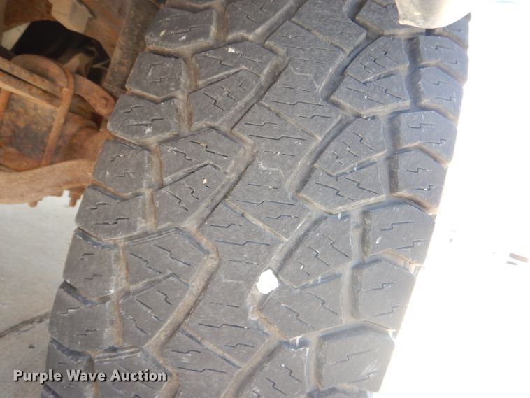 image for item DG4823 2002 Ford F350 Super Duty XL pickup truck