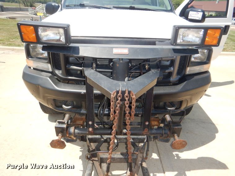 image for item DG4823 2002 Ford F350 Super Duty XL pickup truck