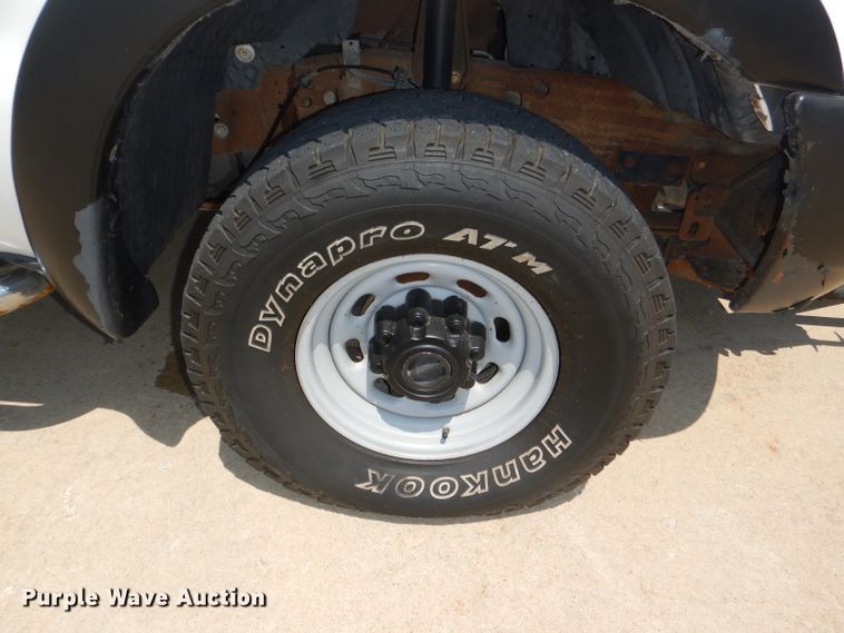 image for item DG4823 2002 Ford F350 Super Duty XL pickup truck