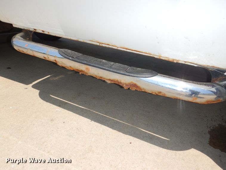 image for item DG4823 2002 Ford F350 Super Duty XL pickup truck