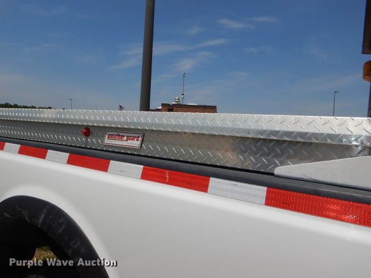 image for item DG4823 2002 Ford F350 Super Duty XL pickup truck