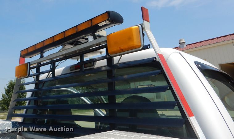 image for item DG4823 2002 Ford F350 Super Duty XL pickup truck