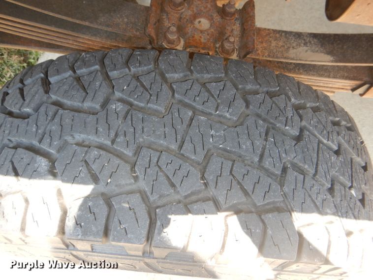 image for item DG4823 2002 Ford F350 Super Duty XL pickup truck