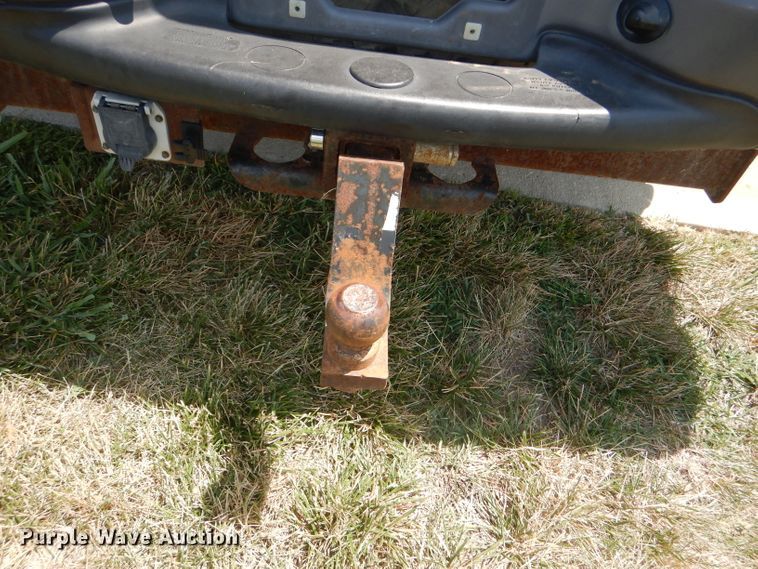 image for item DG4823 2002 Ford F350 Super Duty XL pickup truck