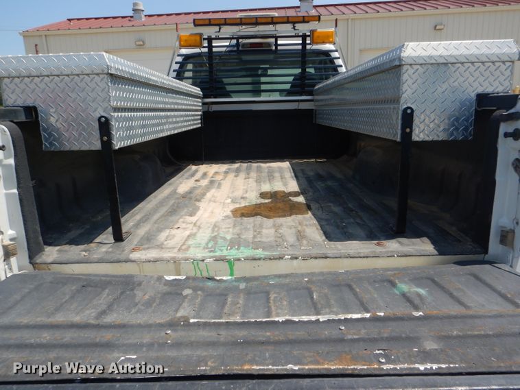 image for item DG4823 2002 Ford F350 Super Duty XL pickup truck