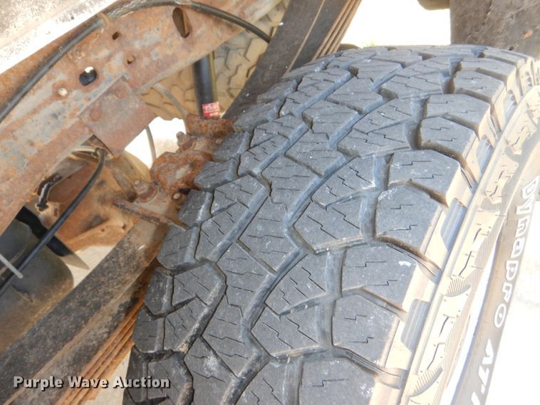 image for item DG4823 2002 Ford F350 Super Duty XL pickup truck