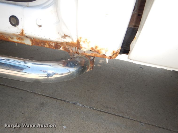 image for item DG4823 2002 Ford F350 Super Duty XL pickup truck