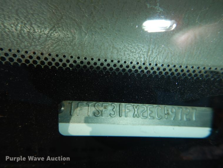 image for item DG4823 2002 Ford F350 Super Duty XL pickup truck